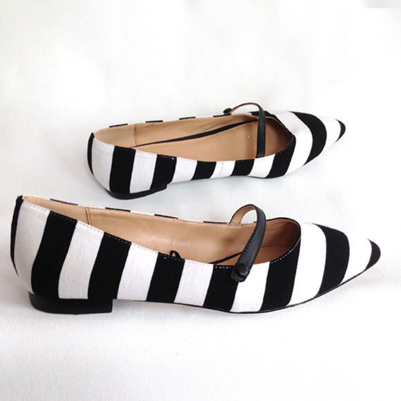 Joe Fresh flats Black & White stripe - Picture 2 of 4